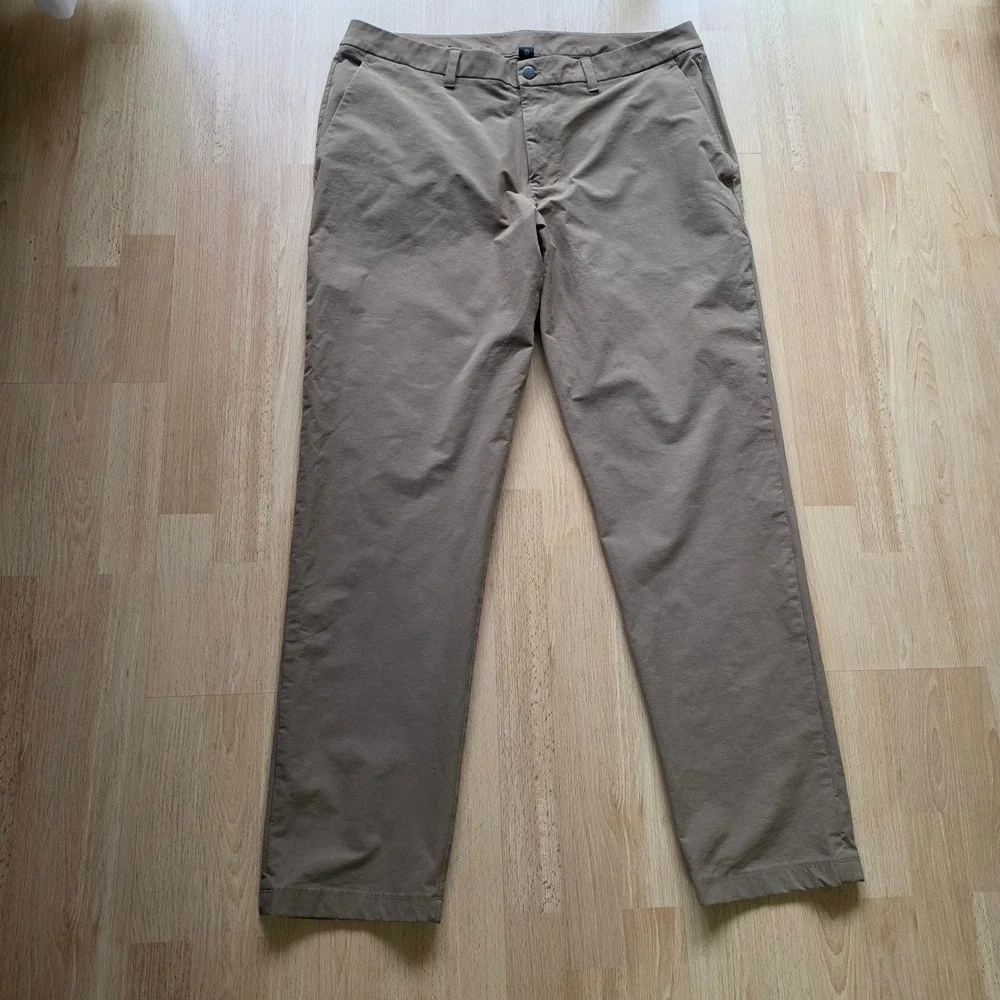 Lululemon Mens Commission Pant Slim Brown Tan Chino Size 38 x 32